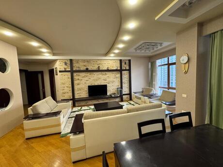 3 otaqlı yeni tikili - 28 May m. - 150 m²