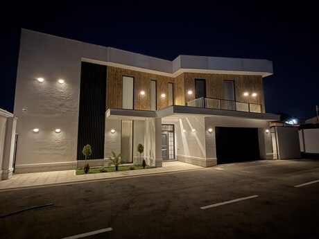 House with Garden, Villa For Rent