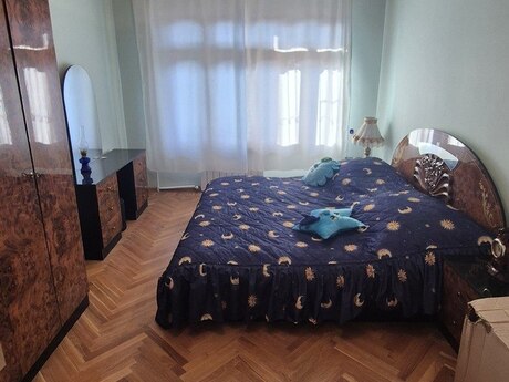 4 otaqlı köhnə tikili - Əhmədli m. - 100 m²