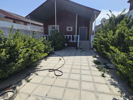 4 otaqlı həyət evi/bağ evi - Şüvəlan q. - 140 m²