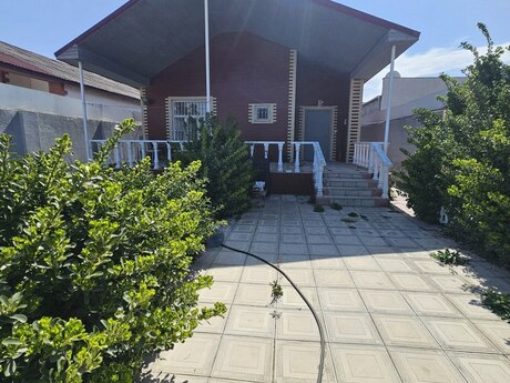 4 otaqlı həyət evi/bağ evi - Şüvəlan q. - 140 m²
