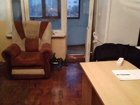 4 otaqlı köhnə tikili - Nəriman Nərimanov m. - 120 m²