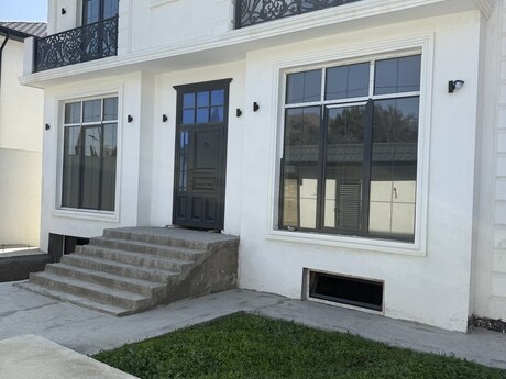 Satılır 7 otaqlı həyət evi/bağ evi 395 m², Badamdar q.