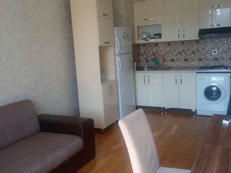 Satılır 2 otaqlı yeni tikili 47 m², Avtovağzal m.