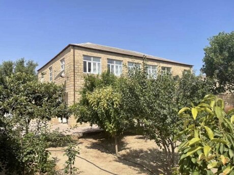 Satılır 10 otaqlı həyət evi/bağ evi 400 m², Novxanı q.