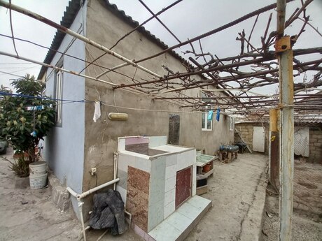 4 otaqlı həyət evi/bağ evi - Əhmədli q. - 130 m²
