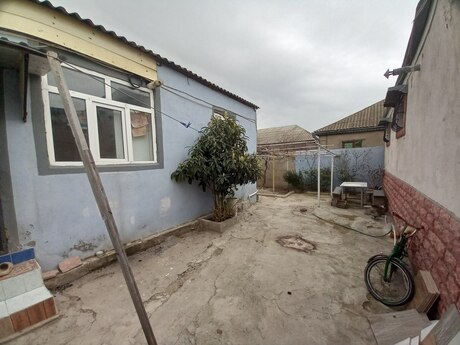 4 otaqlı həyət evi/bağ evi - Əhmədli q. - 130 m²
