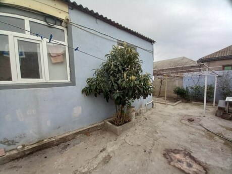 4 otaqlı həyət evi/bağ evi - Əhmədli q. - 130 m²