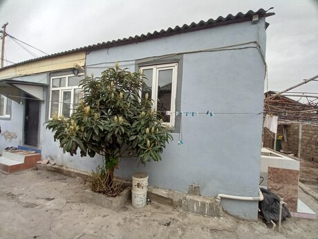 4 otaqlı həyət evi/bağ evi - Əhmədli q. - 130 m²