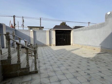 House with Garden, Villa For Sale