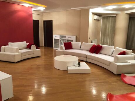 4 otaqlı yeni tikili - 28 May m. - 200 m²