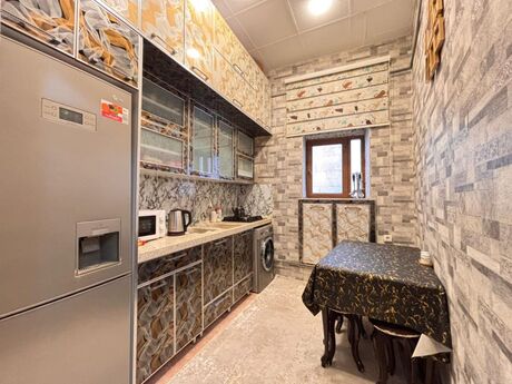 3 otaqlı köhnə tikili - İçəri Şəhər m. - 75 m²
