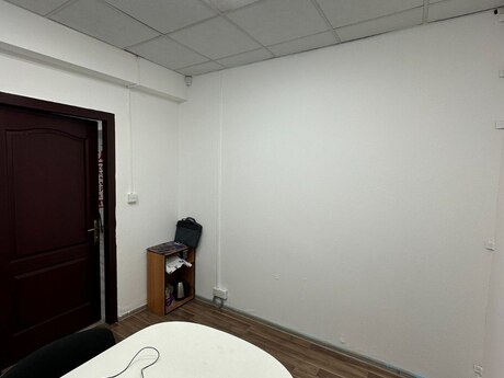 1 otaqlı ofis - Nizami m. - 10 m²