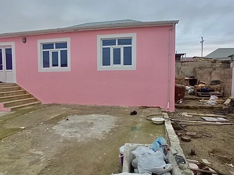 4 otaqlı həyət evi/bağ evi - Qobu q. - 100 m²