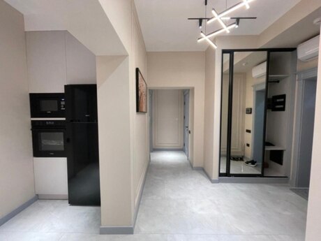 3-комнатная квартира, 82 м², 28 May: 370 000 ₼ 5