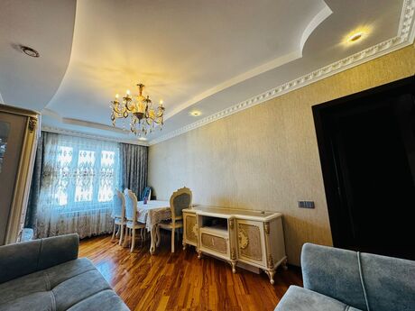 3 otaqlı köhnə tikili - Bakıxanov q. - 80 m²
