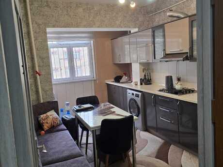 2 otaqlı köhnə tikili - Bakıxanov q. - 58 m²