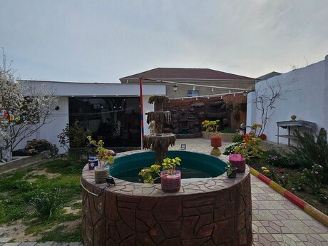 5 otaqlı həyət evi/bağ evi - Zığ q. - 178 m²