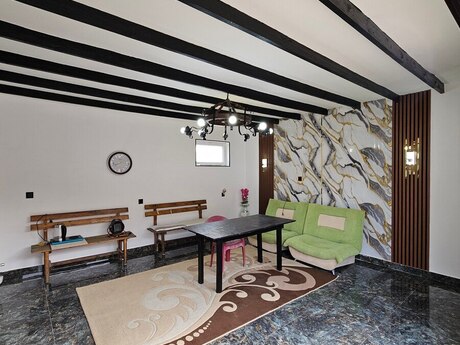 5 otaqlı həyət evi/bağ evi - Zığ q. - 178 m²
