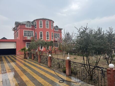 Satılır 7 otaqlı həyət evi/bağ evi 340 m², Novxanı q.