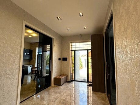5 otaqlı həyət evi/bağ evi - Mərdəkan q. - 300 m²