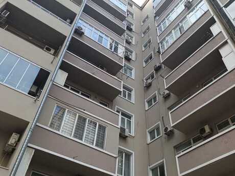 Satılır 5 otaqlı yeni tikili 380 m², Nizami m.