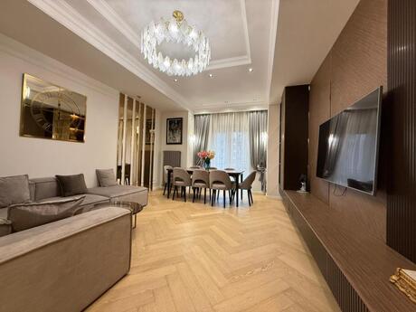 4 otaqlı yeni tikili - Ağ şəhər q. - 141 m²