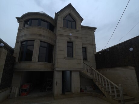 Satılır 6 otaqlı həyət evi/bağ evi 200 m², Xocəsən q.