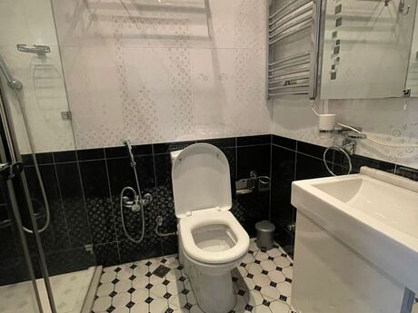 4 otaqlı yeni tikili - Şah İsmayıl Xətai m. - 220 m²