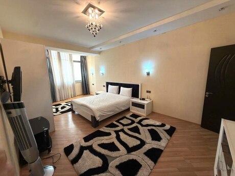 4-комн. новостройка - м. Низами - 215 м²