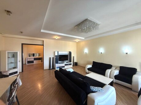 4-комн. новостройка - м. Низами - 215 м²