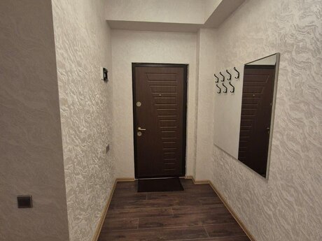 Elan №5990679 - Bakı, Yeni Günəşli q., 2 otaqlı, 43 m², 1/12 mərtəbə