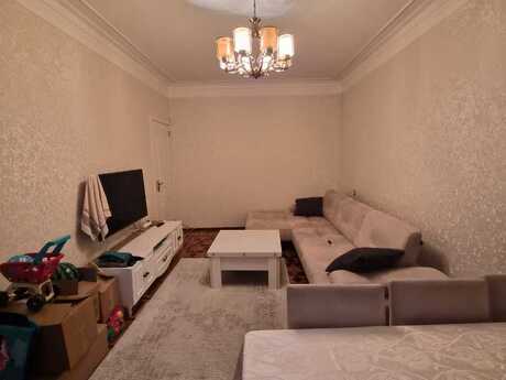 3 otaqlı köhnə tikili - Memar Əcəmi m. - 80 m²