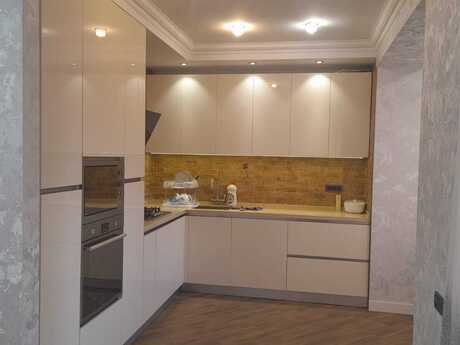 Elan №5990811 - Bakı, Həzi Aslanov m., 4 otaqlı, 110 m², 2/5 mərtəbə