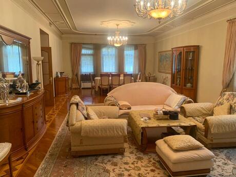 5 otaqlı həyət evi/bağ evi - Gənclik m. - 400 m²