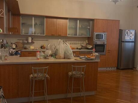 5 otaqlı həyət evi/bağ evi - Gənclik m. - 400 m²