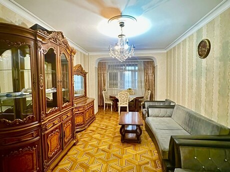 Elan №5991071 - Bakı, Gənclik m., 3 otaqlı, 100 m², 7/10 mərtəbə