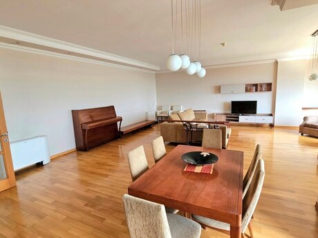 4-room apartment for rent, 174 m², 28 May: 4 500 ₼/mo 5