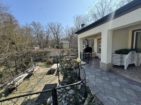 9 otaqlı həyət evi/bağ evi - Xaçmaz - 115 m²