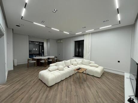 5 otaqlı həyət evi/bağ evi - Mərdəkan q. - 300 m²
