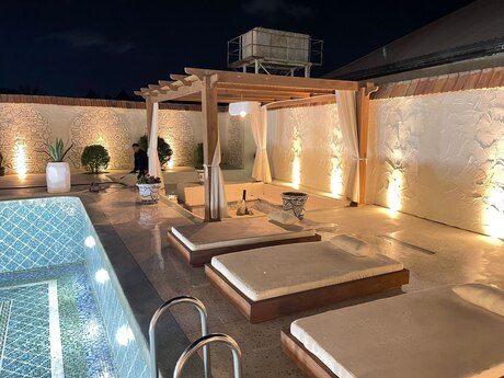 6 otaqlı həyət evi/bağ evi - Novxanı q. - 340 m²