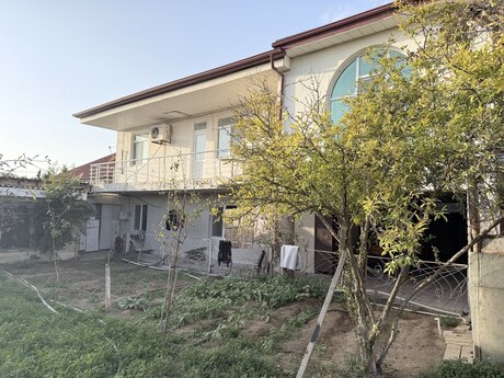 Satılır 5 otaqlı həyət evi/bağ evi 210 m², Binə q.