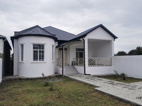 Satılır 4 otaqlı həyət evi/bağ evi 140 m², Zaqatala