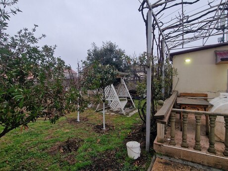 2 otaqlı həyət evi/bağ evi - Zabrat q. - 55 m²