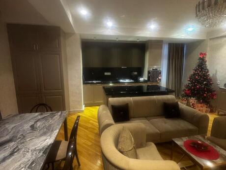 4 otaqlı yeni tikili - Əhmədli m. - 141 m²