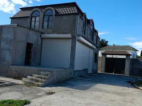4 otaqlı həyət evi/bağ evi - Görədil q. - 200 m²
