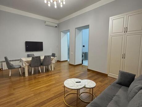 Elan №5992011 - Bakı, Sahil m., 2 otaqlı, 80 m², 2/3 mərtəbə