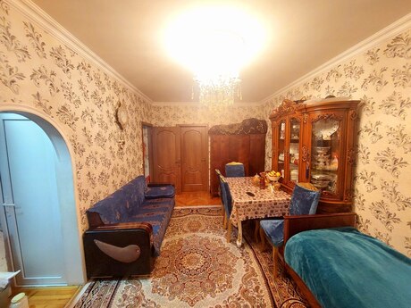 2 otaqlı köhnə tikili - Azadlıq Prospekti m. - 50 m²