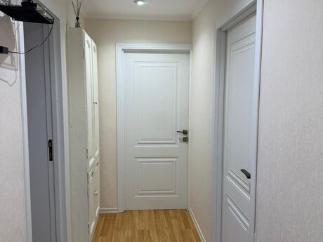 4 otaqlı köhnə tikili - Qara Qarayev m. - 90 m²