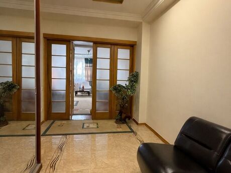 Объявление №5992467 - Баку, м. 28 мая, 3-комн., 150 м², 13/14 этаж